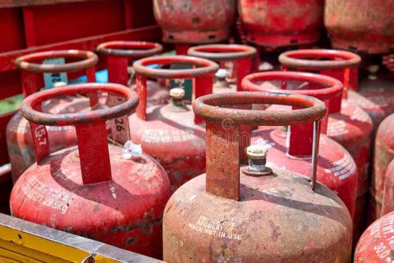 gas-cylinder-lpg-delivery-india-refill-248348965